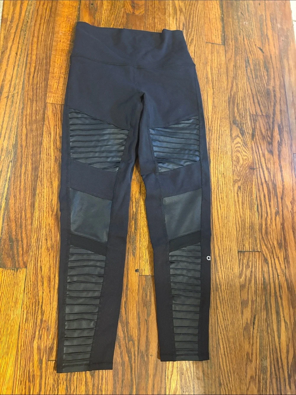 🎉EUC! ALO Yoga Black Ribbed Panel High-Rise Leggings